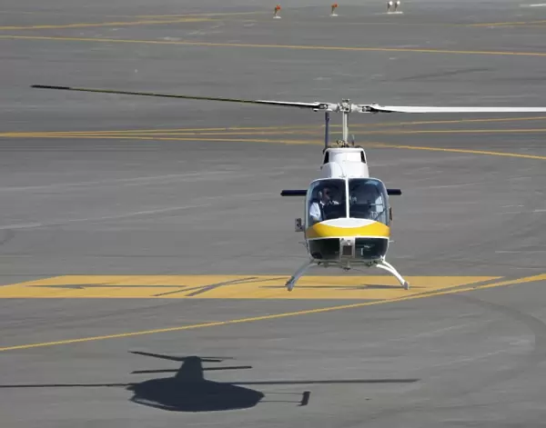 Bell 206 Jetranger landing at Dubai