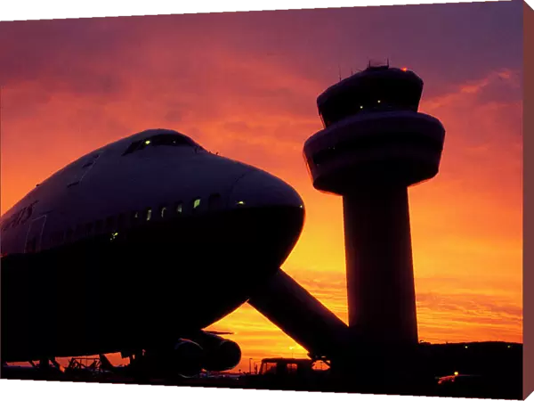Gatwick ATC tower & Boeing 747