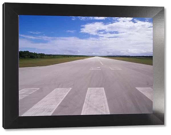 Runway. Hanan Int irport runway. Hoare