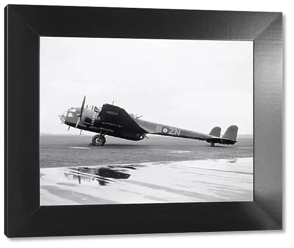 Handley Page, HP, Hampden, P1320, 106, Squadron, RAF, UK, Ground, Side, Finningley, 1940, 1940s, Historical, Military