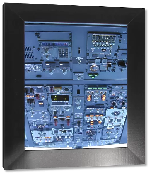 737-600 overhead panel