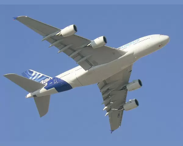 Airbus A380 flies at the Dubai air show 2007