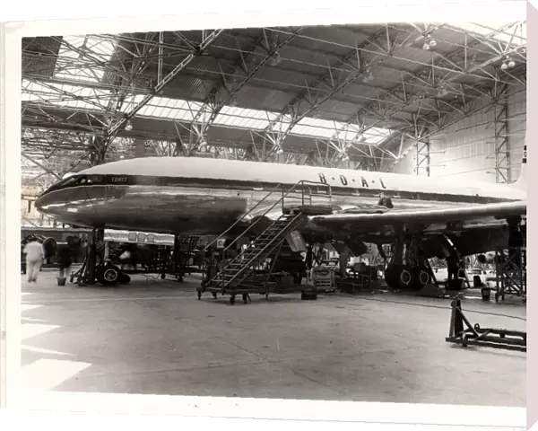 De Havilland Comet in the factory process