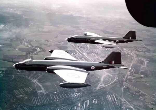 anberra aircraft in flight circa 1953. Canberra B. 2 first flew on 21 April 1950, and entered squadron service with RAF 101 Sqn in May 1951. With a maximum speed of 470 kt (871 km  /  h), a standard service ceiling of 48, 000 ft (14, 600 m), it carried a 3