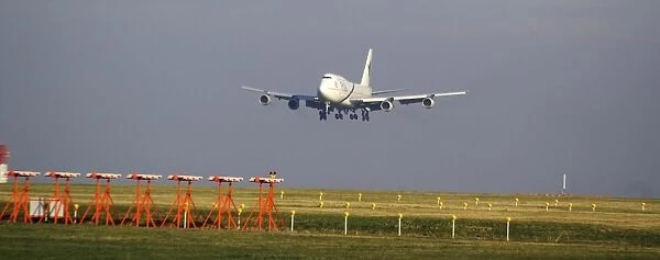 landing;PIA;747-200;ground equipment;final approach. manchester