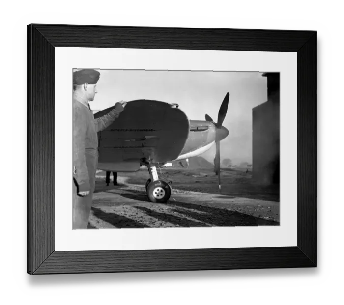 Framed Print : World War II 1939 45, FA 17746s Framed Print : World War II 1939 45, FA 17746s