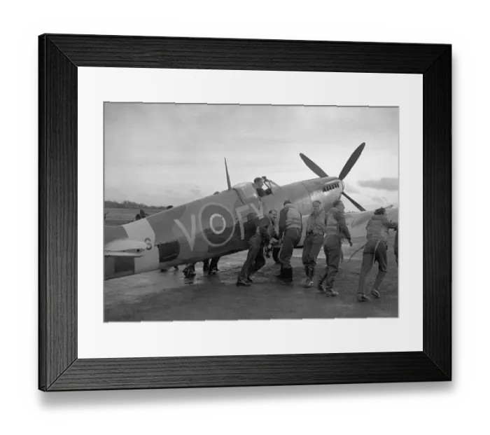 Framed Print : World War II 1939 45, FA 18387s Framed Print : World War II 1939 45, FA 18387s
