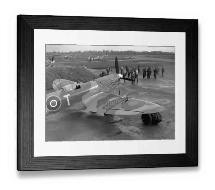 Framed Print : World War II 1939 45, FA 18389s Framed Print : World War II 1939 45, FA 18389s