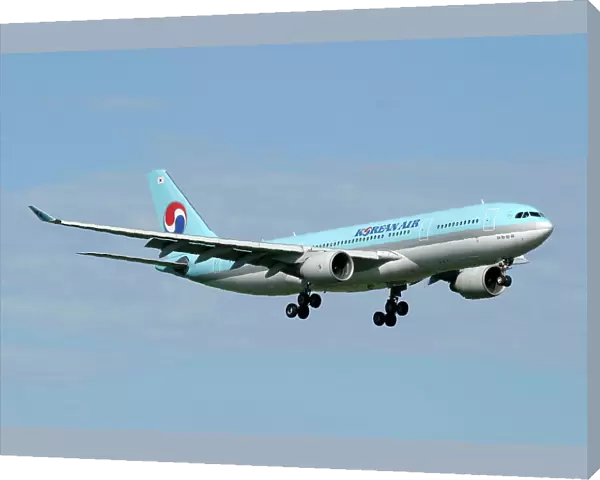 Airbus A330-200 Korean Air landing into Nadi Airport, Fiji