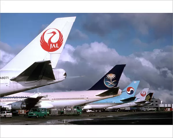 Mixed airline tails