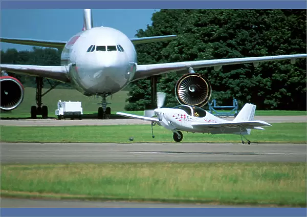 Airliner and GA aircraft