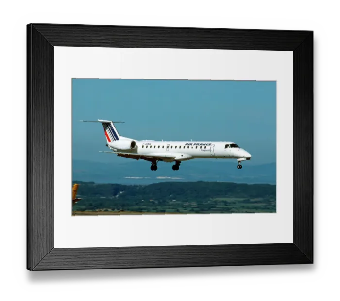 Framed Print : dturner erj 145 regional af brsitols Framed Print : dturner erj 145 regional af brsitols