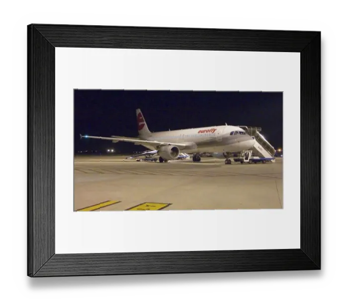 : Eurofly Airbus 320 at Bari 12 Jan 07 night shot : Eurofly Airbus 320 at Bari 12 Jan 07 night shot