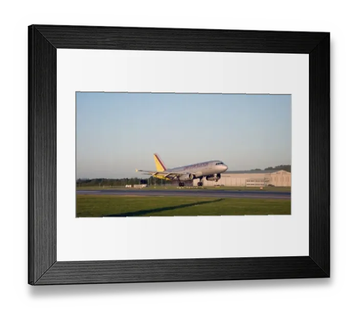 : GermanWings Airbus 319 Landing Stansted RW05 17 Sept 07 : GermanWings Airbus 319 Landing Stansted RW05 17 Sept 07