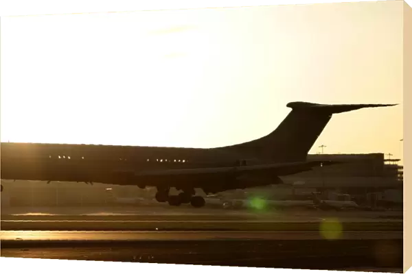 Vickers VC10 final medical flight in from Gulf