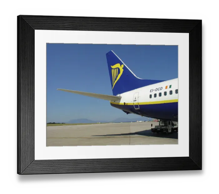 Framed Print : Boeing 737-800 Ryanair at Palermo Airport, Scility, Italy Framed Print : Boeing 737-800 Ryanair at Palermo Airport, Scility, Italy
