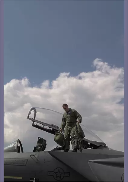 Pilot disembarking from Boeing F-15E Eagle USAF