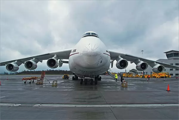 iml_124. The Antonov 225, the words largest aircraft