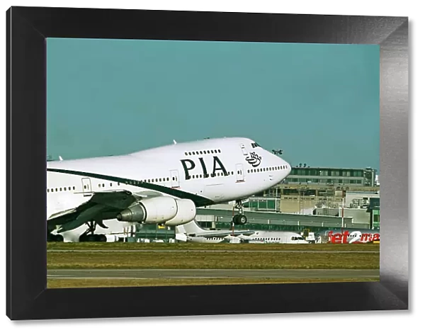 Boeing 747-200 PIA taking off at Manchester