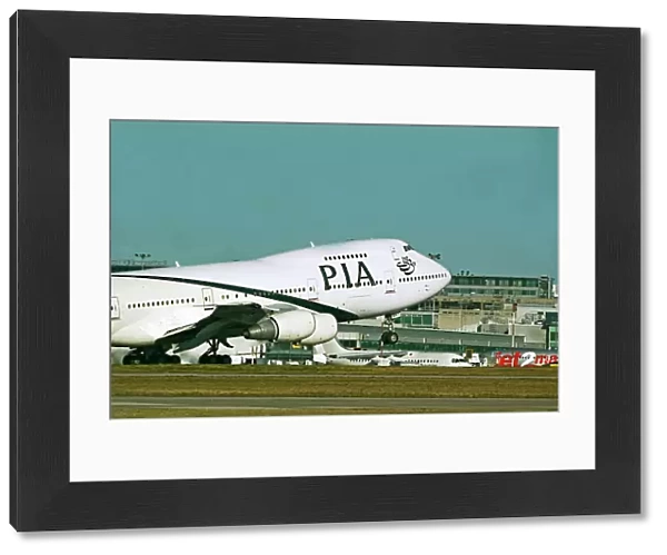 Boeing 747-200 PIA taking off at Manchester