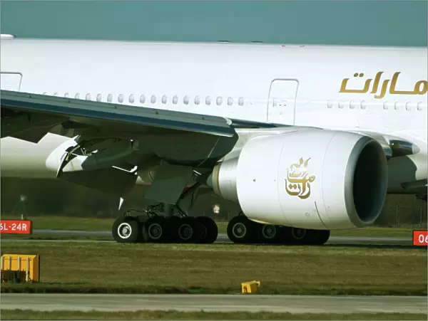 Boeing 777-300ER Emirates close up
