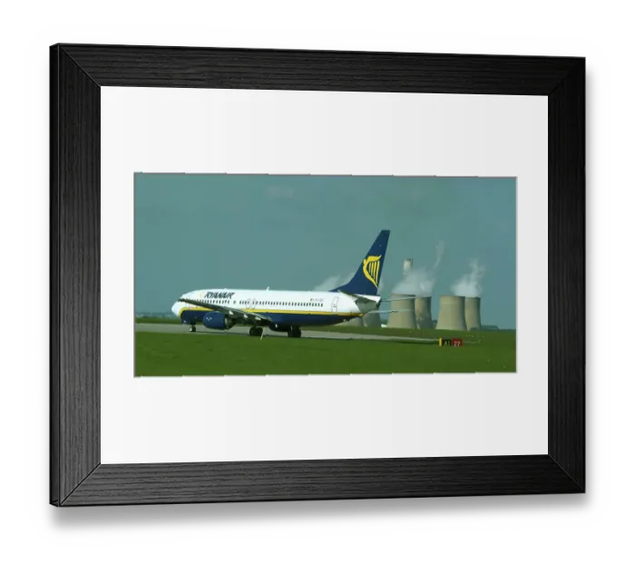 Framed Print : Boeing 737 Ryanair at East Midlands Airport Framed Print : Boeing 737 Ryanair at East Midlands Airport