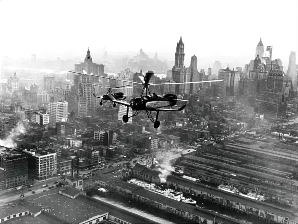 Cierva Autogiros flying over New York in 1930s