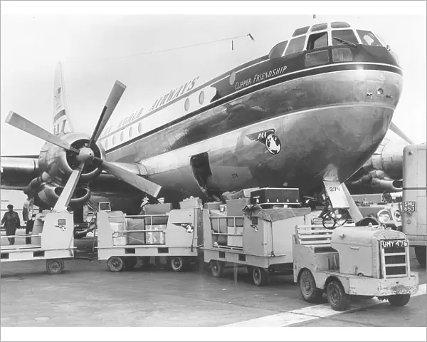 Boeing Stratocruiser Pan Am being loaded with baggage
