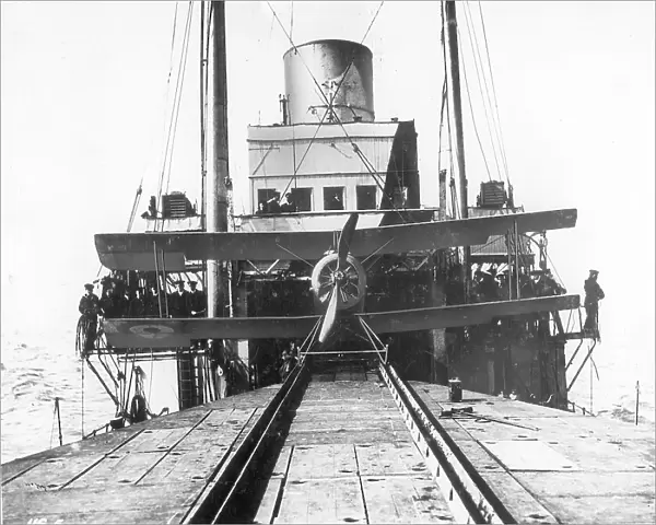 Sopwith Pup on ship deck 1917 HMS Slinger