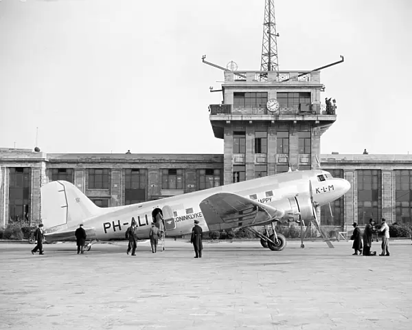Douglas DC3 KLM at Croydon 1936