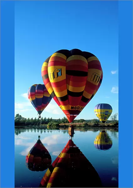 Balloons. NZ balloona Henley Lake N Is masterton. Hoare