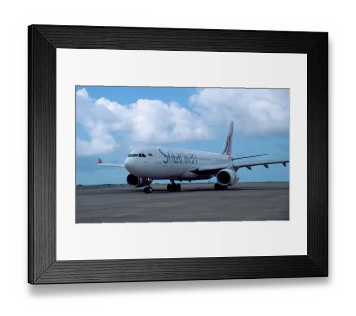 Framed Print : A330 Sri Lankan at male slickshoots Framed Print : A330 Sri Lankan at male slickshoots