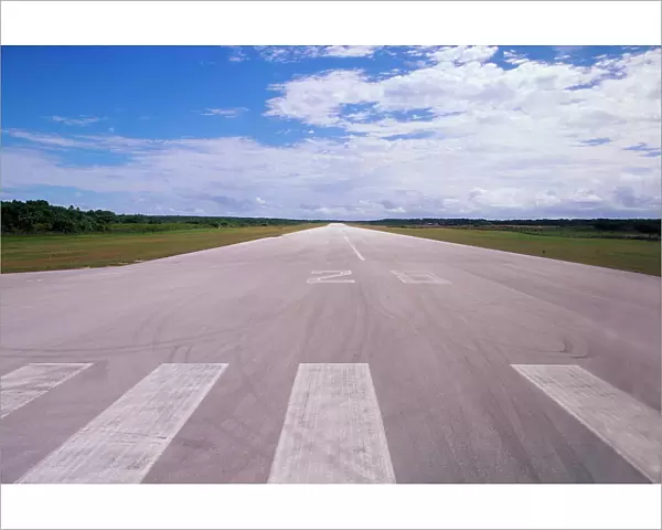 Runway. Hanan Int irport runway. Hoare
