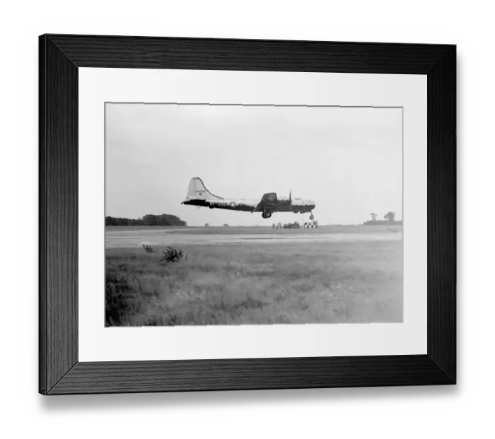 Framed Print : Boeing B-29 Superfortress USAF landing at RAF Marham UK Framed Print : Boeing B-29 Superfortress USAF landing at RAF Marham UK