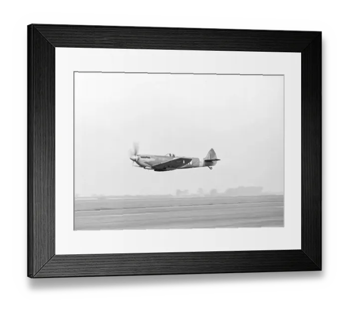 Framed Print : Supermarine Spitfire Framed Print : Supermarine Spitfire