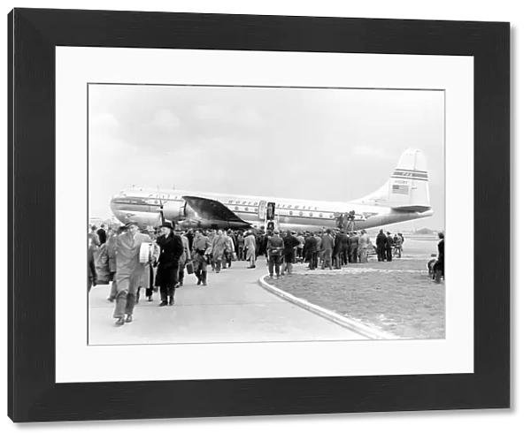 Boeing 377 Stratocruiser Pan-Am N1028V Heathrow 1949 (c) The Flight Collection Not to be reproduced without permission