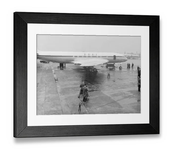 Framed Print : DH Comet 1 BOAC G-ALYP First Jet Passenger Flight 02 / 05 / 52 London - Johannesburg (c) Flight Framed Print : DH Comet 1 BOAC G-ALYP First Jet Passenger Flight 02 / 05 / 52 London - Johannesburg (c) Flight