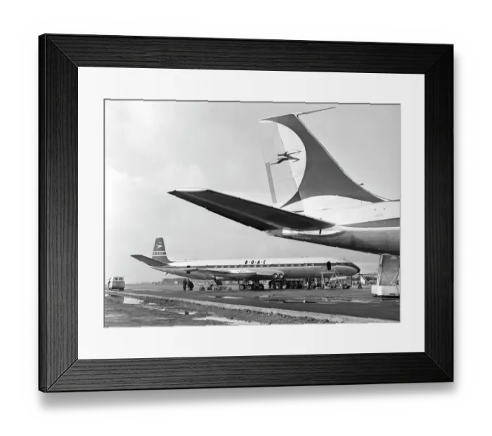 Framed Print : De Havilland Comet 4 & Boeing 707 Framed Print : De Havilland Comet 4 & Boeing 707