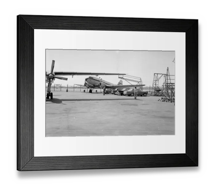 Framed Print : Gulf Aviation DC3 at Bahrain 1972 (c) Flight The Flight Collection 020 8652 8888 Framed Print : Gulf Aviation DC3 at Bahrain 1972 (c) Flight The Flight Collection 020 8652 8888