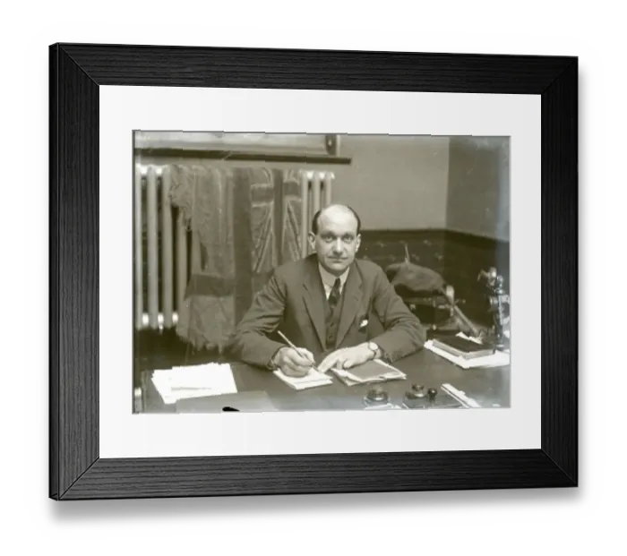 : ir Frederick Handley Page, CBE, FRAeS, (November 15, 1885 - April 21, 1962) was an English industrialist who was a pioneer in the design and manufacture of aircraft. His company Handley Page Limited produced a series of military aircraft, including t : ir Frederick Handley Page, CBE, FRAeS, (November 15, 1885 - April 21, 1962) was an English industrialist who was a pioneer in the design and manufacture of aircraft. His company Handley Page Limited produced a series of military aircraft, including t