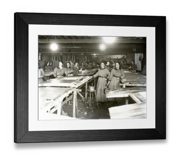 : omen workers at an aircraft factory, circa 1910-14 : omen workers at an aircraft factory, circa 1910-14