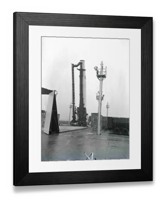  : hor was the first operational ballistic missile in the arsenal of the United States. Thor was 65 feet (20 m) in height and 8 feet (2. 4 m) in diameter. Named after the Norse god of Thunder, it was deployed in the UK between 1959 and September 1963 as