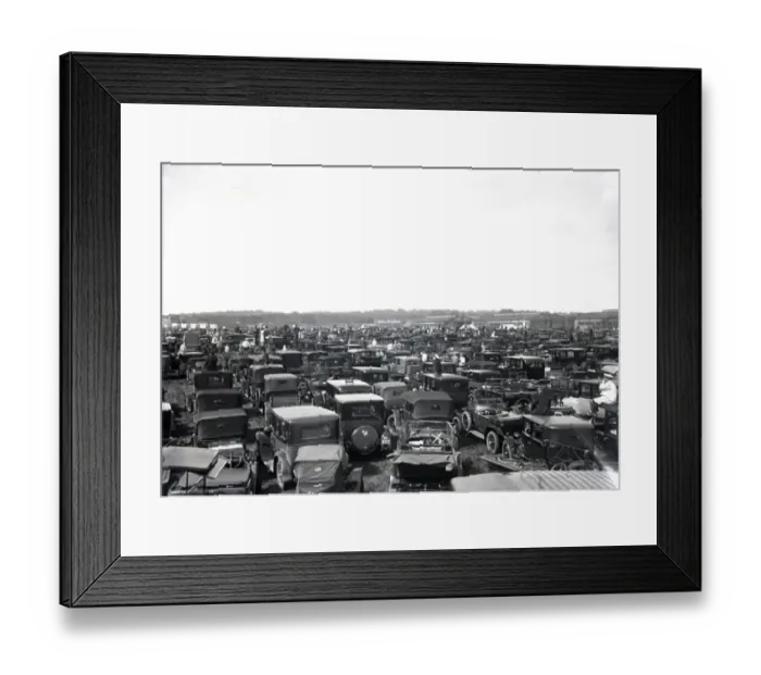 : undreds of cars and crowd at an airshow, 1926 : undreds of cars and crowd at an airshow, 1926