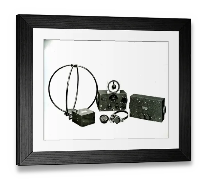 : Radio transmitter receiver equipment : Radio transmitter receiver equipment