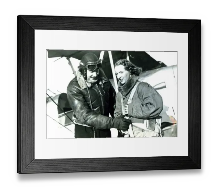 : RAF woman (female) pilot : RAF woman (female) pilot