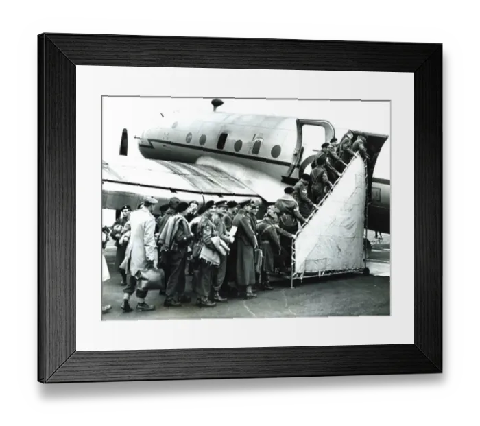 : Transporting British troops to the Middle East in 1951 : Transporting British troops to the Middle East in 1951