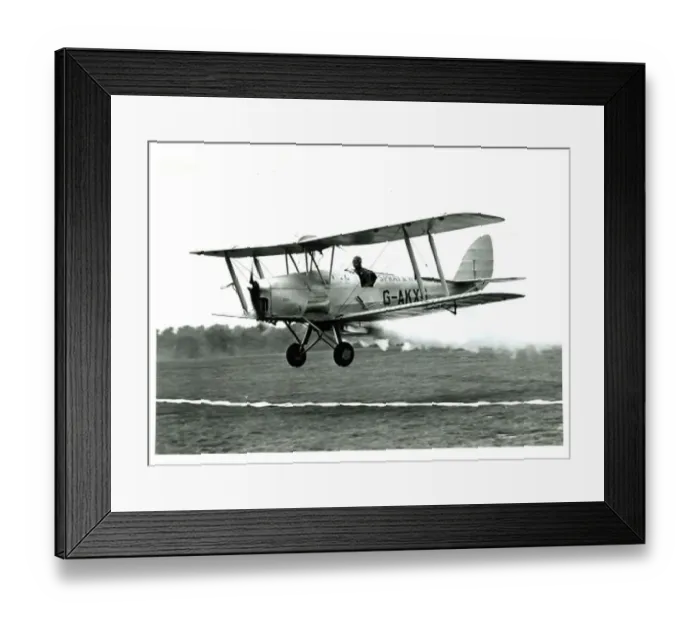 : DH DH82 Tiger Moth, convrted to crop spraying : DH DH82 Tiger Moth, convrted to crop spraying