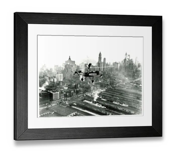 : Gerva Autogyro flying over New York : Gerva Autogyro flying over New York
