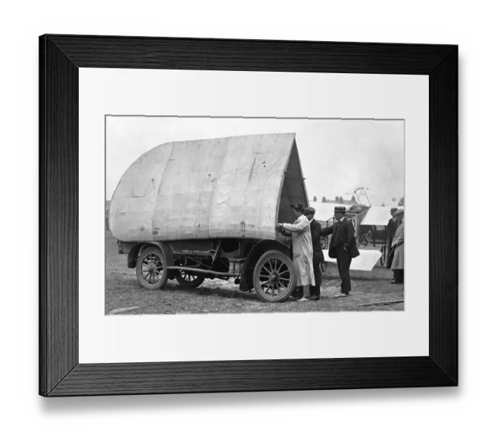 Framed Print : G. A. Barnes packs wings of Humber-Bleriot monoplane onto Humber car Framed Print : G. A. Barnes packs wings of Humber-Bleriot monoplane onto Humber car