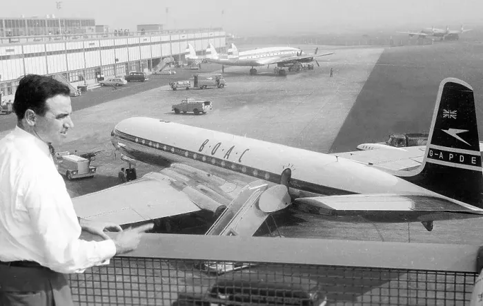 Framed Print : 1958 BOAC COmet at new york Idlewild flight Framed Print : 1958 BOAC COmet at new york Idlewild flight